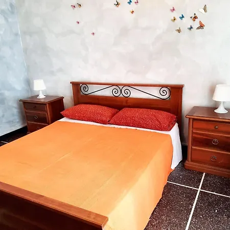 Charming In With Private Parking, 70 Sqm * Gênes