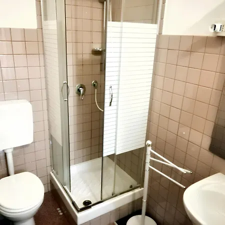 Charming In With Private Parking, 70 Sqm * Gênes